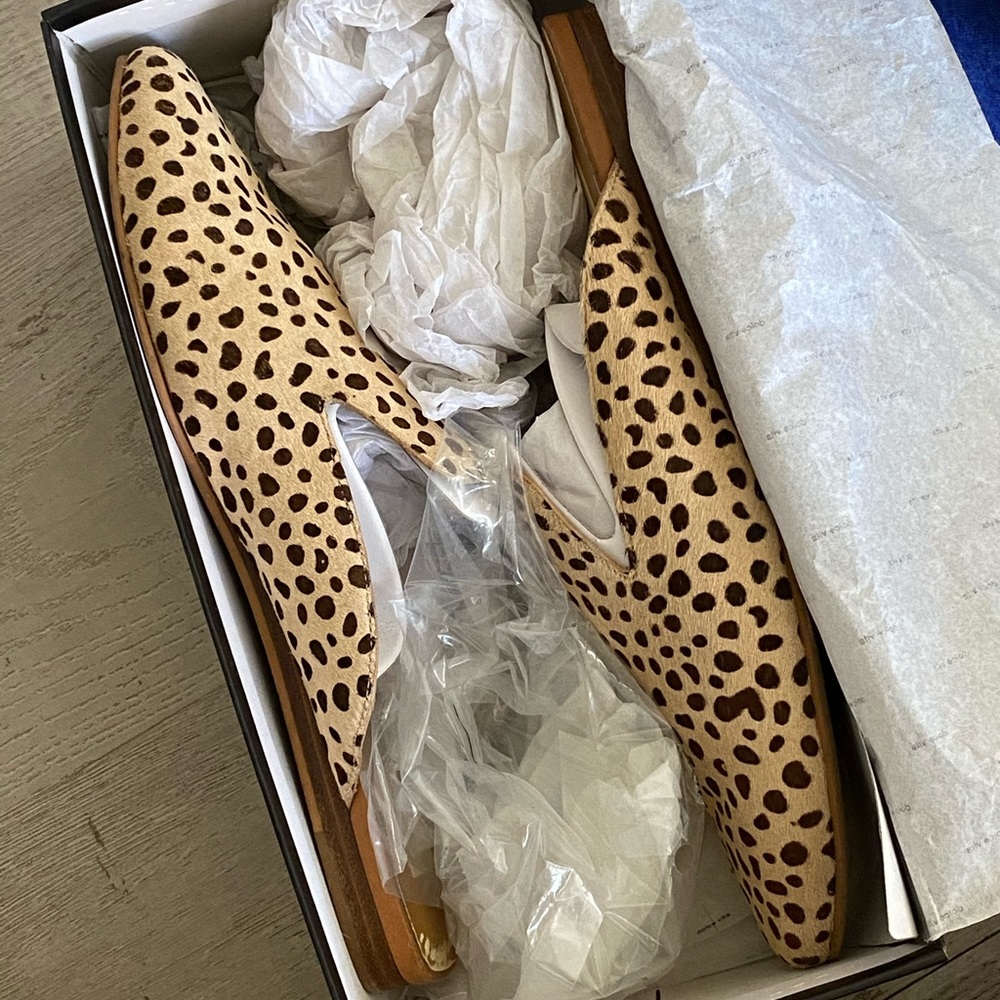 Dolce Vita leopard flats